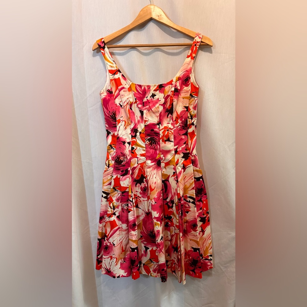 Size 8 sleeveless summer floral pleated dress